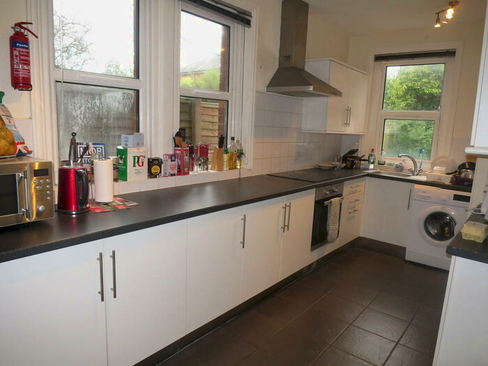 4 Bedroom Detached House To Rent In Bingham Road, Winton, Dorset, BH9