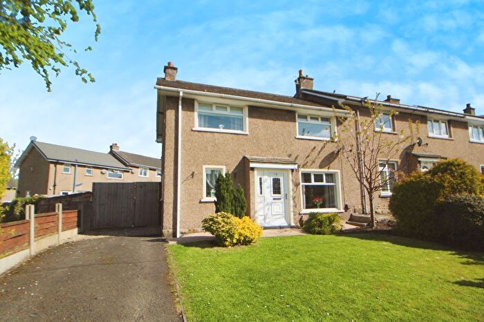 3 Bedroom End Of Terrace House For Sale In Queens Drive, Glossop, Derbyshire, SK13