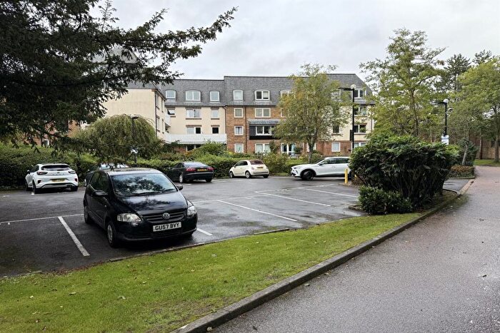 1 Bedroom Flat To Rent In Mill Bay Lane, RH12