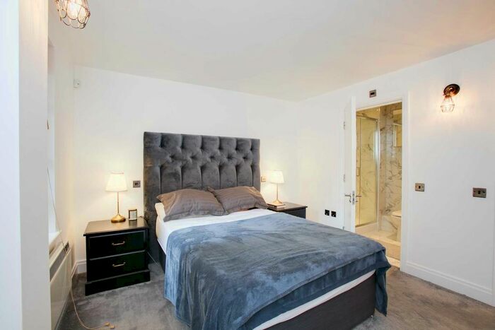 1 Bedroom Flat To Rent In Harvard Road, Isleworth, TW7