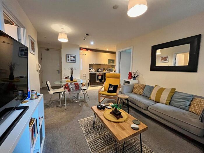 2 Bedroom Apartment To Rent In Spectrum, Block, Blackfriars Rd, M3