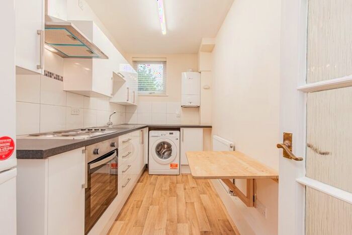 1 Bedroom Flat To Rent In Pond Hill, Stonesfield, OX29