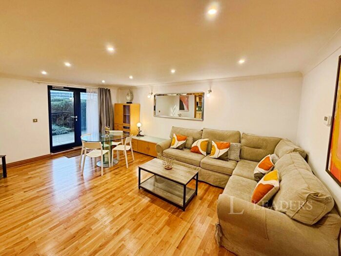 1 Bedroom Flat To Rent In Charter House, Canute Road, SO14