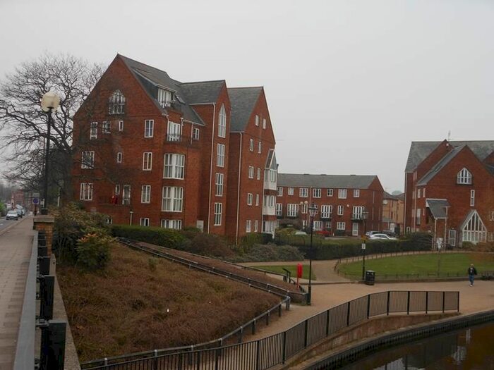 2 Bedroom Flat To Rent In Sovereigns Quay, Bedford, MK40