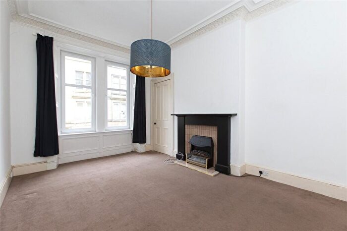 2 Bedroom Flat To Rent In Steels Place, Edinburgh, EH10
