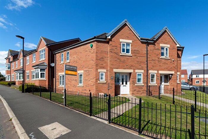 3 Bedroom Semi-Detached House For Sale In Havannah Drive, Five Mile Park, Wideopen, NE13