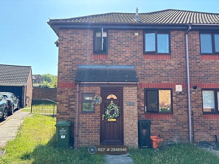 1 Bedroom End Of Terrace House To Rent In Skylark Close, Billericay, CM11