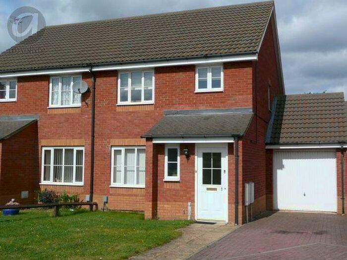 3 Bedroom House To Rent In Carroll Drive, Bedford, MK42