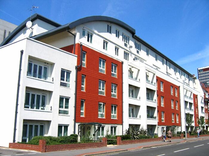 2 Bedroom Flat To Rent In Park Lane, Croydon, CR0