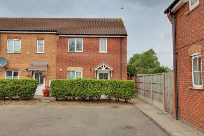2 Bedroom End Of Terrace House To Rent In Honeysuckle Way, Spalding PE11