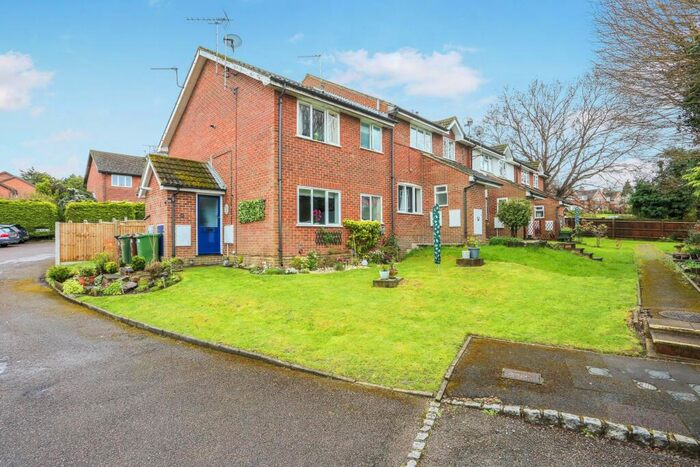 1 Bedroom Terraced House To Rent In Gorse Court, Merrow, GU4