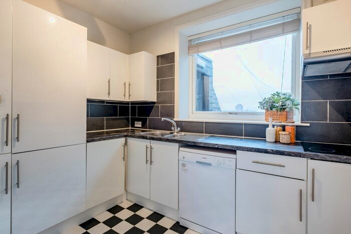 4 Bedroom Flat To Rent In Park Road, London, NW8