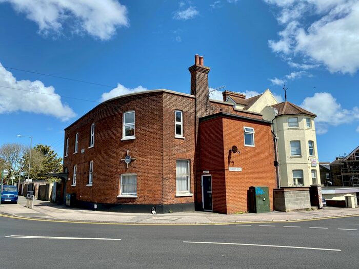 1 Bedroom Flat To Rent In Dumpton Park Drive, Ramsgate CT11