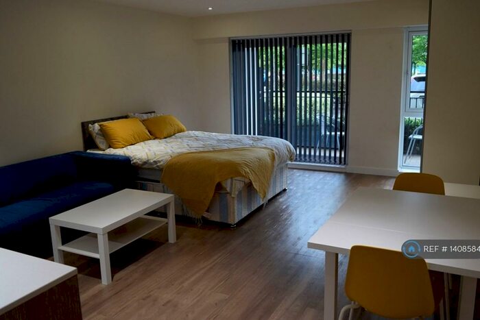 Studio To Rent In Goldhawk House, London, NW9