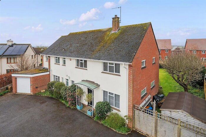 4 Bedroom Detached House For Sale In Jeffreys Way, Taunton, TA1