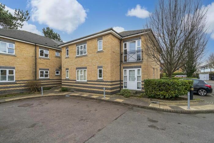 2 Bedroom Flat To Rent In Boston Lodge, Windmill Road, W5