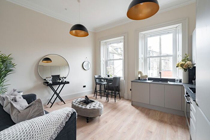 1 Bedroom Flat For Sale In / Constitution Street, Leith, EH6