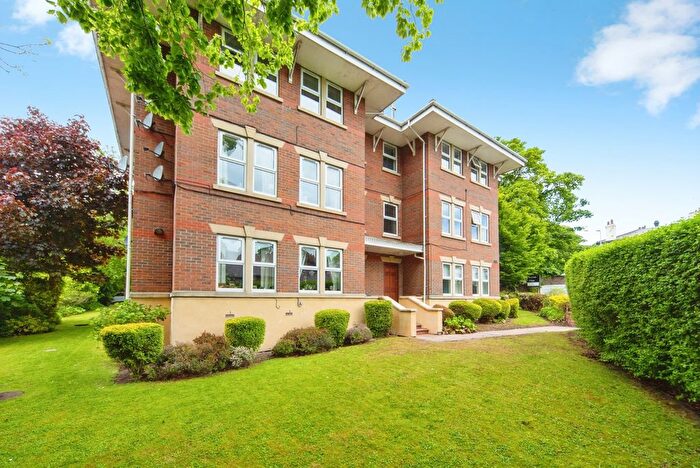 2 Bedroom Flat For Sale In Storeton Road, Oxton, Wirral, CH43