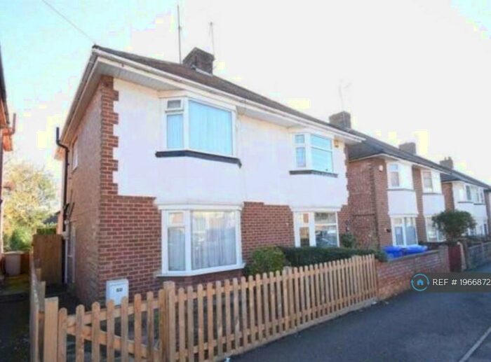 3 Bedroom Semi-Detached House To Rent In Wallis Road, Kettering, NN15