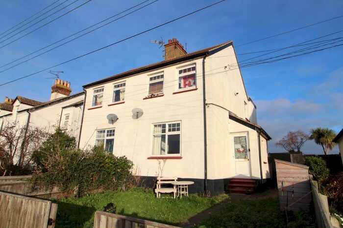 1 Bedroom Flat To Rent In Seaview Terrace, Castle Lane, Benfleet SS7