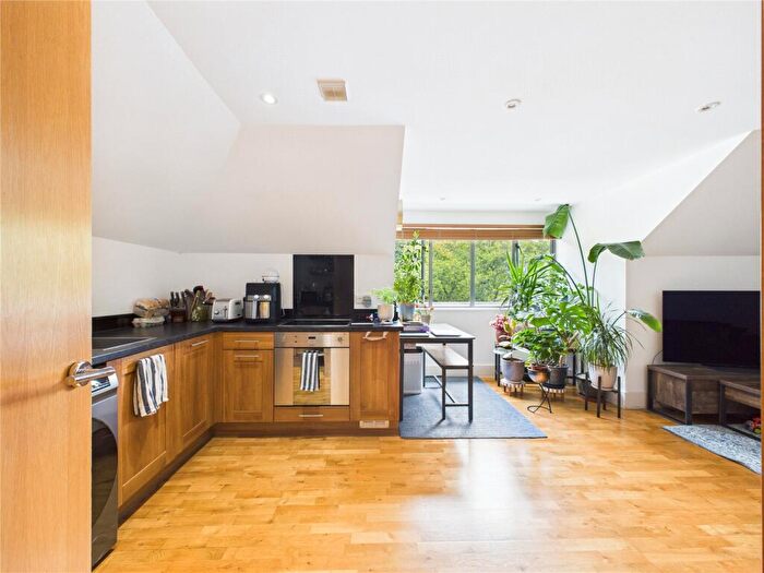 1 Bedroom Apartment For Sale In Pump House Lane, St. Annes Park, Bristol, BS4