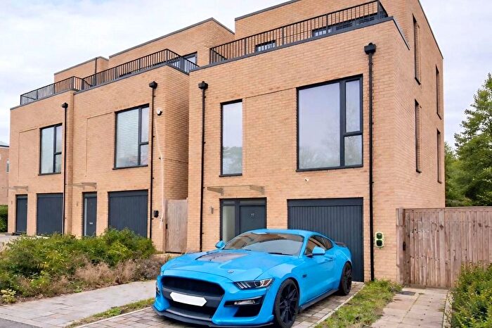 5 Bedroom Detached House To Rent In Henry Darlot Drive, London, NW7