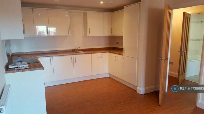 1 Bedroom Flat To Rent In Saxon Way, Bedford, MK40