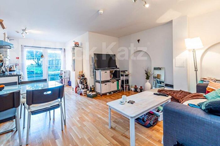1 Bedroom Flat To Rent In Camden Road, Camden, N7