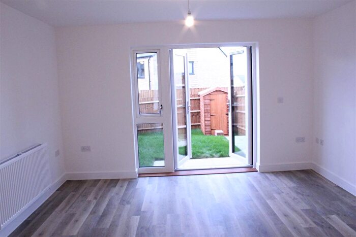 2 Bedroom End Of Terrace House To Rent In Scotney Drive, Dartford, DA9