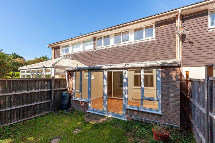 3 Bedroom Terraced House For Sale In Hanborough Close, Eynsham, OX29