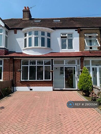 4 Bedroom Terraced House To Rent In Links Avenue, Morden, SM4