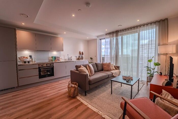 2 Bedroom Apartment To Rent In Cherry Orchard Road, Croydon, London, CR0