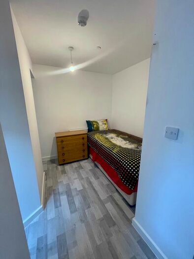 Studio To Rent In Phoenix Street, West Bromwich, B70