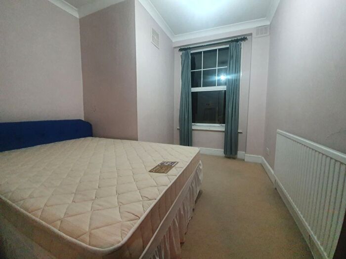 2 Bedroom Flat To Rent In Oakfield Road, London, N4