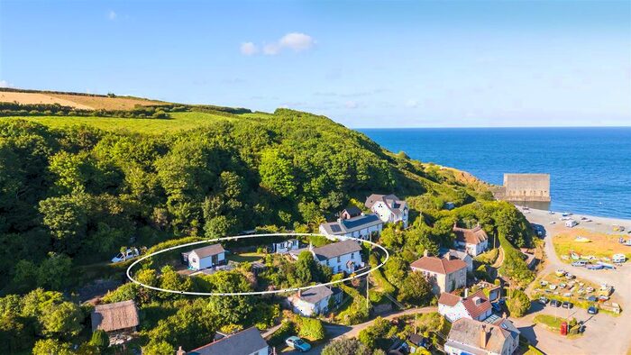 3 Bedroom Detached House For Sale In Porthoustock, St Keverne, TR12