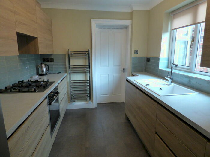 2 Bedroom Flat To Rent In Belle Grove West, Spital Tongues, NE2