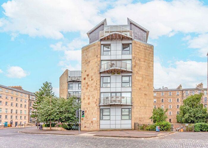 1 Bedroom Flat For Sale In / East London Street, Edinburgh, EH7