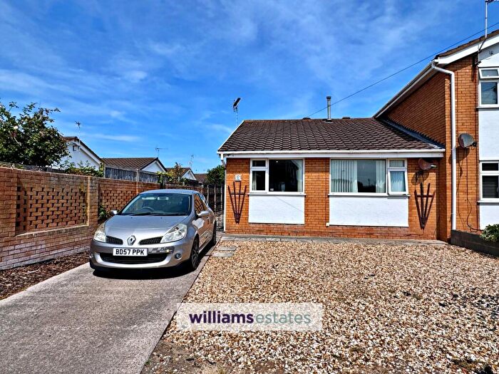 2 Bedroom Semi-Detached Bungalow For Sale In Lilac Avenue, Rhyl, LL18