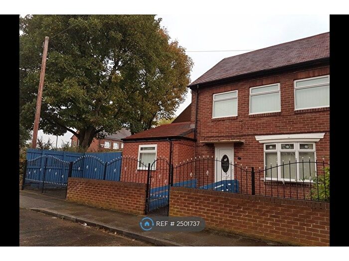 4 Bedroom Semi-Detached House To Rent In Railway Street, Hebburn, NE31