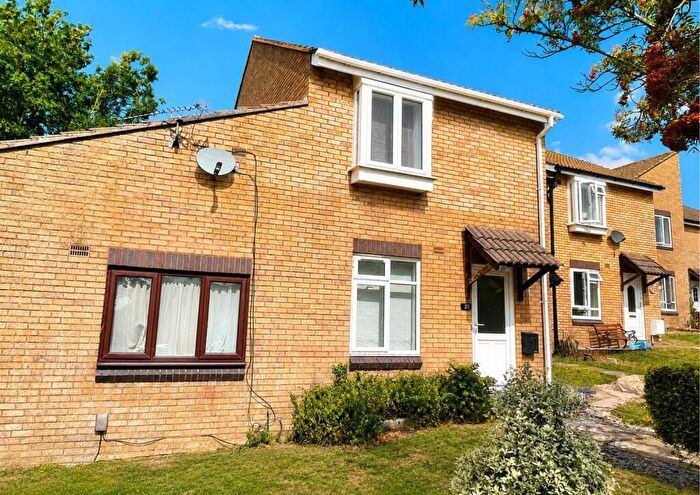 3 Bedroom Terraced House For Sale In Aspen Close, Frome, BA11
