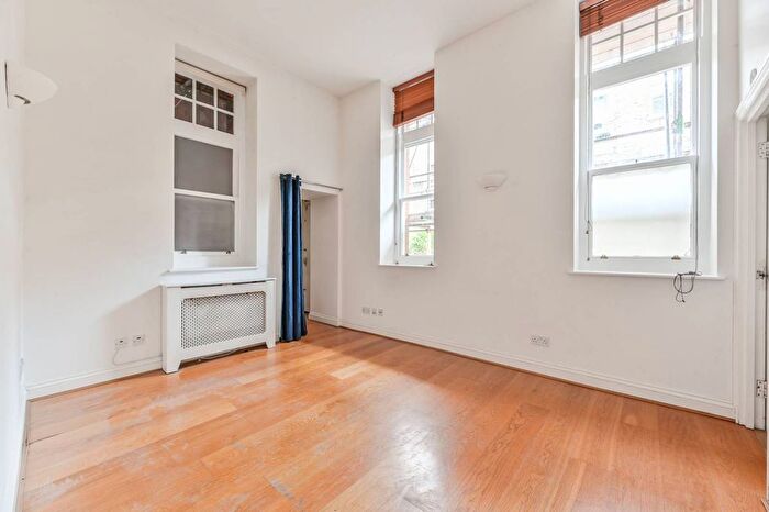 1 Bedroom Flat To Rent In Clapham Road, Oval, London, SW9