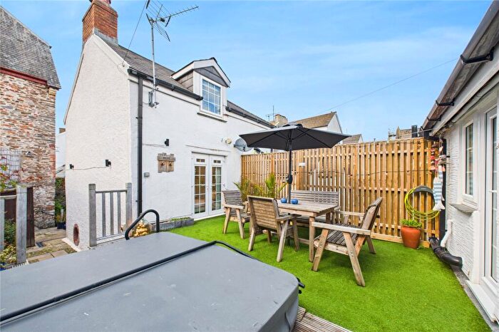 3 Bedroom Link Detached House For Sale In Albert Court, Ilfracombe, Devon, EX34