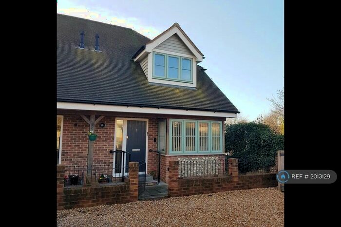 2 Bedroom Semi-Detached House To Rent In White Rose Court, Chichester, PO19