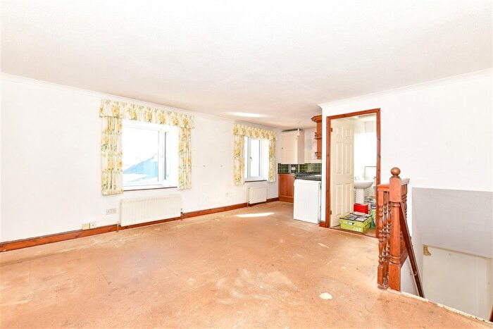 1 Bedroom Maisonette For Sale In Bowen Lane, Petersfield, Hampshire, GU31