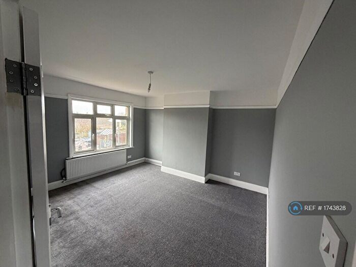 2 Bedroom Flat To Rent In Coppins Road, Clacton-On-Sea, CO15