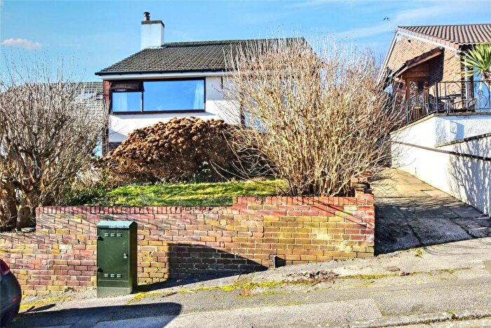 3 Bedroom Bungalow For Sale In Hough Side Close, Pudsey, West Yorkshire, LS28