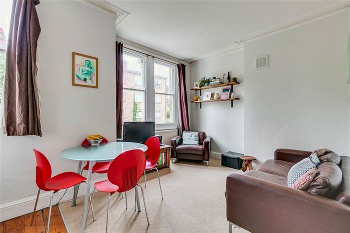 3 Bedroom Flat To Rent In Lofting Road, Islington Central, N1