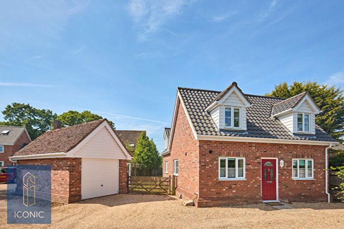 3 Bedroom Detached House For Sale In Breck Farm Lane, Taverham, Norwich, NR8