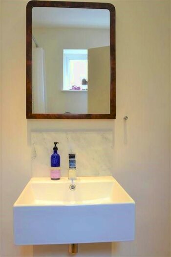 2 Bedroom Block Of Flats To Rent In Upper East Hayes, Bath BA1