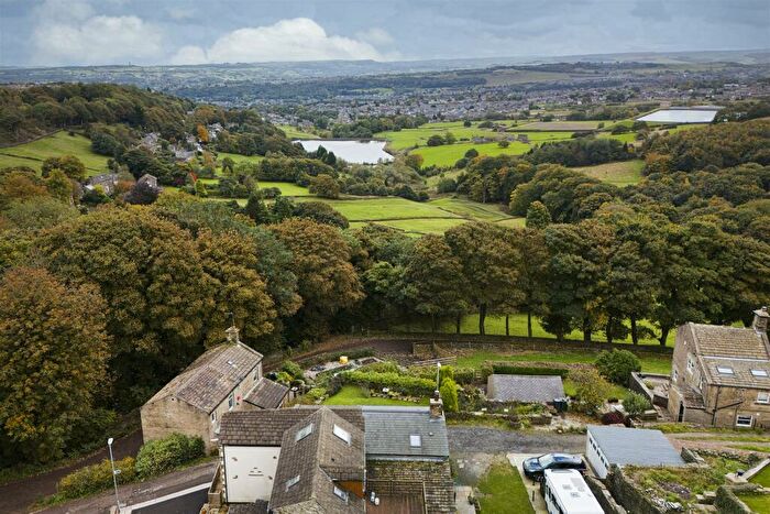 2 Bedroom Cottage For Sale In Upper Hirst, Mount, Huddersfield, HD3